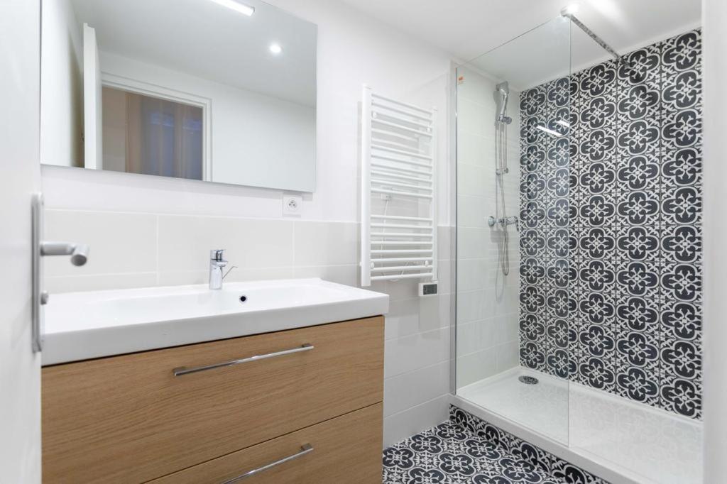 Grand T4 Avec 3Sdb - Quartier Joliette - Ideal Familles Et Groupes Marseilles Buitenkant foto